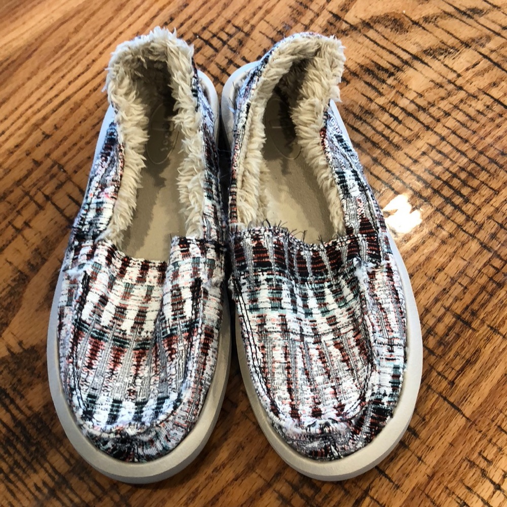 Sanuks-women’s size 7